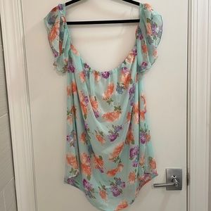 Vestique floral off shoulder top, Size L